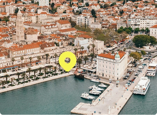 Split Riva promenade – boat tour meeting point